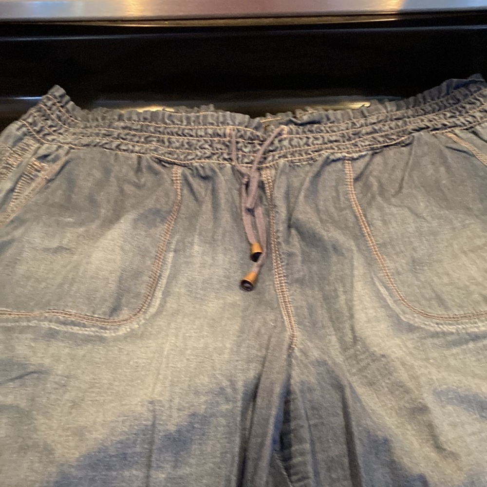 COPY - Used Calvin Klein women’s plus size 18w denim capris.